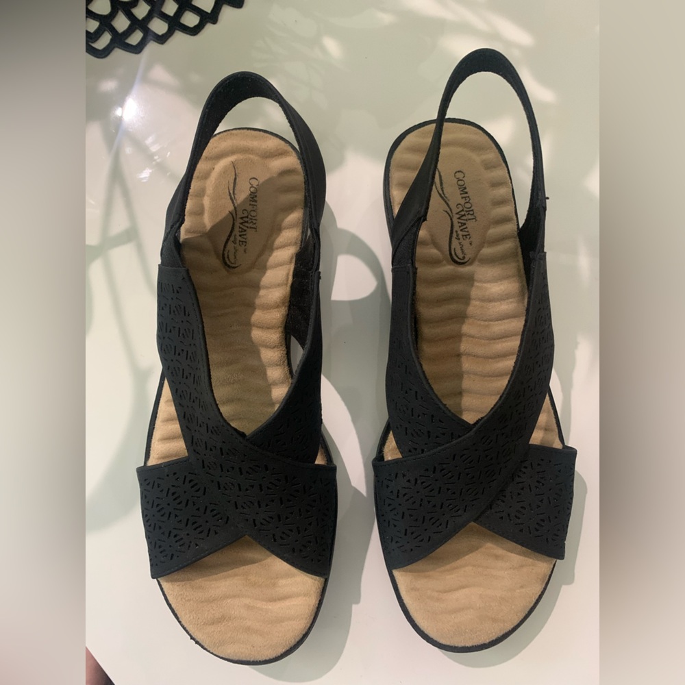 Easy Street women’s Claudia Wedge Sandal size 9, black. - Picture 2 of 10